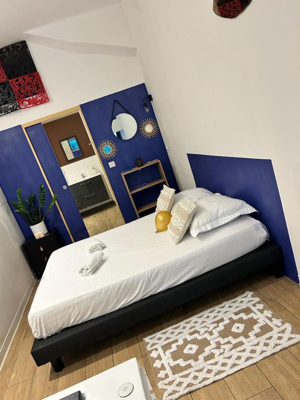 Cosy, Grand Privatif Et Parking Privee Centre Menton
